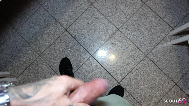 Scout69: Duits weelderig meisje met grote tieten en enorme stuiterende kont...