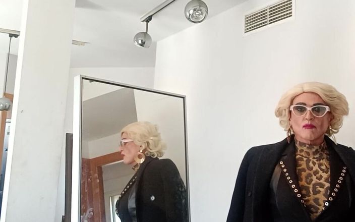 Tatiana Zorrita: Bionda negli vetro