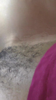 Ebenholz-behaarte möse mit großem schwanz und heißer sahne gefüllt