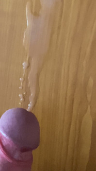 A Big Cumshot with a 15cm Cock Would Flood Your Mouth