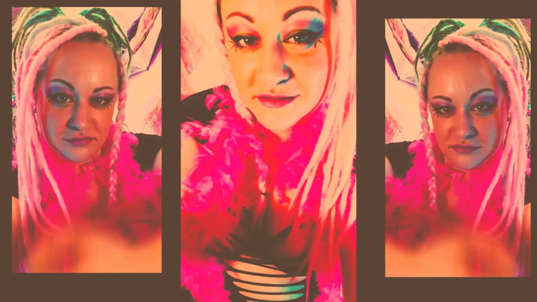 Campsissyboi: Je dis à ton patron que tu t’es sucé un gode...