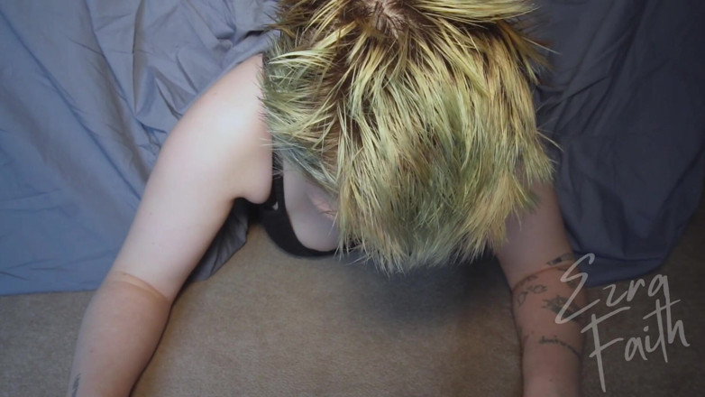 Ezra faith: ¡El culo ampliado me pone atascada! Mkv - Ezra Faith - atrapada...