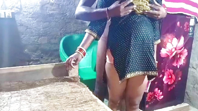Cute Sunita: Indian Desi Sexy Video of Fucking Padosi Bhabhi