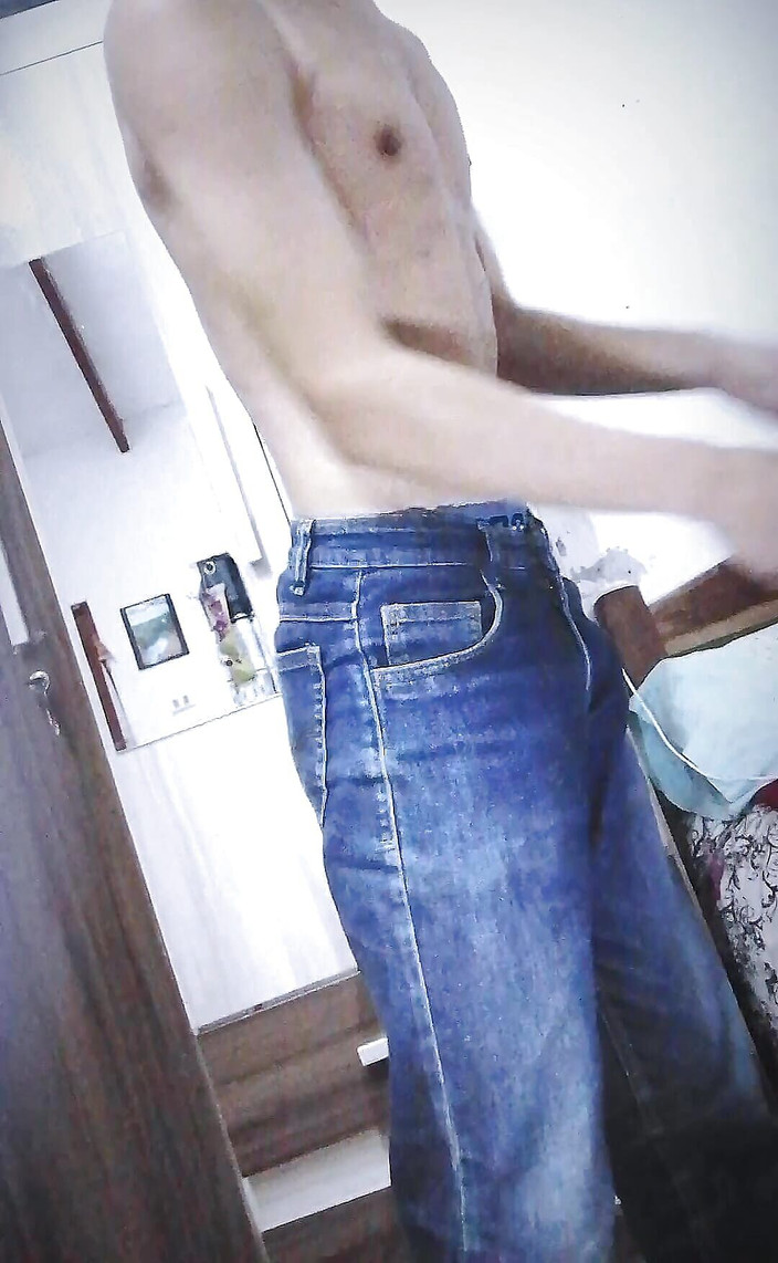 Diego2323: 男同从大学回家并自慰