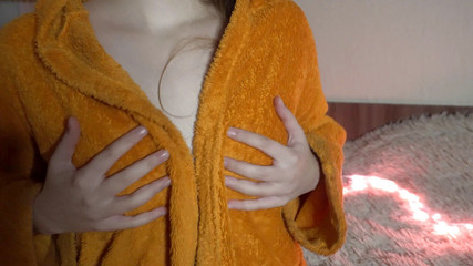 Milky_Pussy: Vzrušilo mě moje tělo