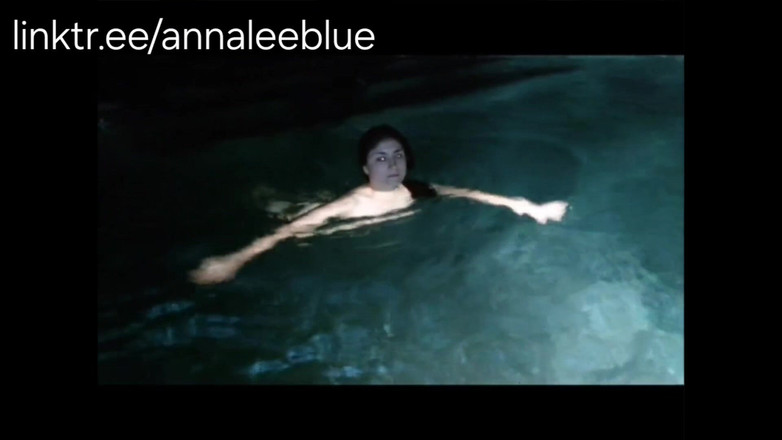 Annalee Blue: Blowjob dan facial luar ruangan di kolam renang hotel