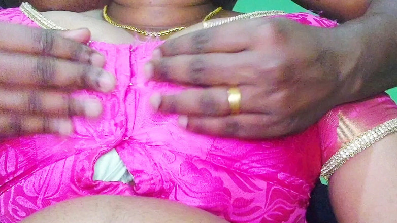 Desi Mohini: Cara, eu fodo meus peitos bhabhi hoje