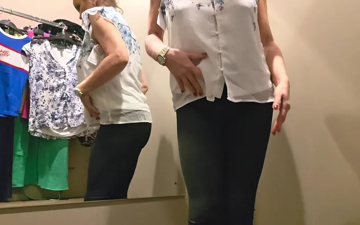 Misses_Jenny: Discreet Masturbation in Changing Room
