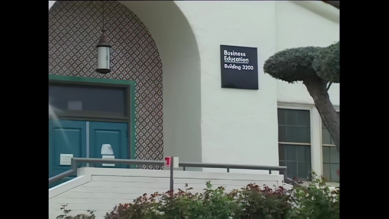 Pornobello: Hillary Scott: Ik ben je kleine slet, neuk me hard...