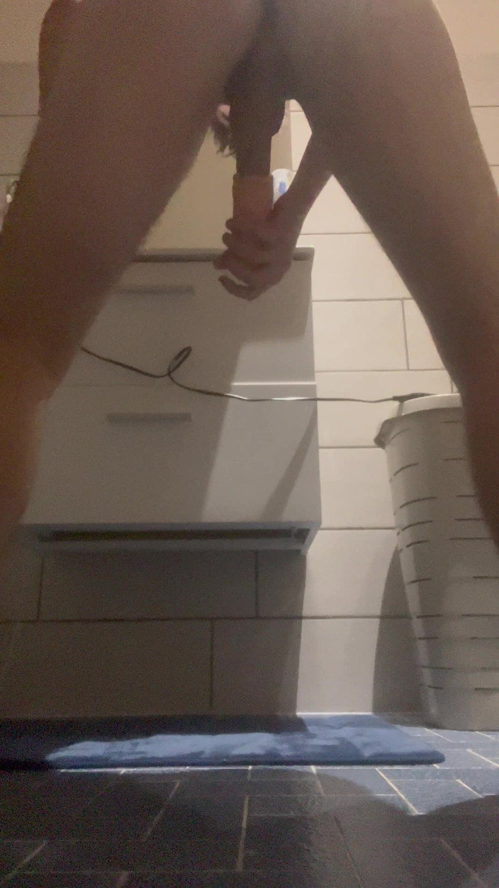 christophecamzzlo: Šukám díru