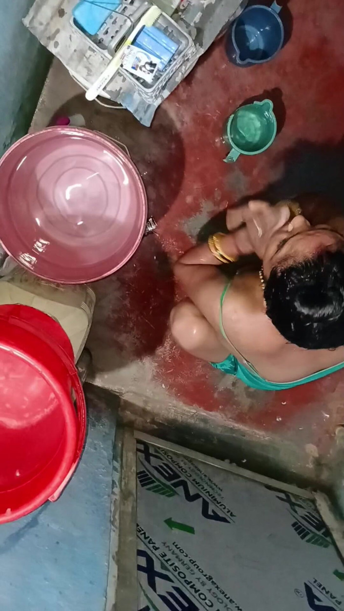 vijay_kumarpatel: Han Hunt'ın banyo yapıyor videosu