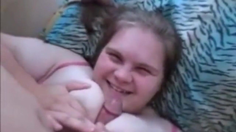 Fat House Wife: Ogromne cycki żona dostaje titty fucked i ssie penisa w tym...