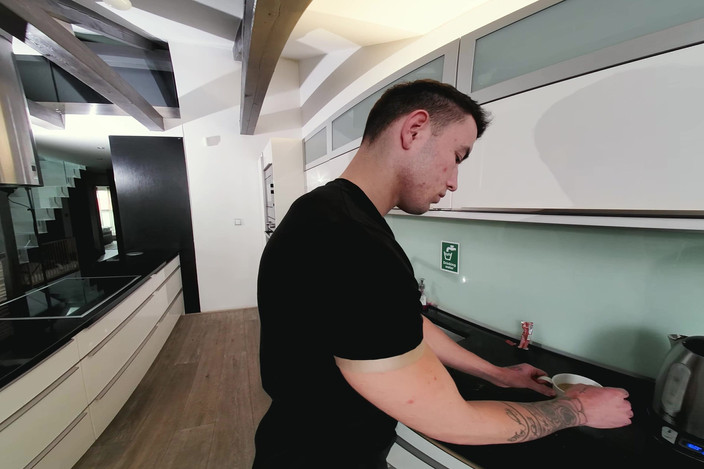 Virtual Real Gay: Coffee or Cumshot