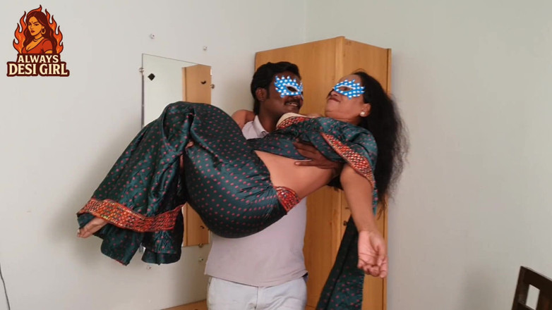 Always desi girl: Seeing Wife Alone at Home, Deep Hardcore Fuck
