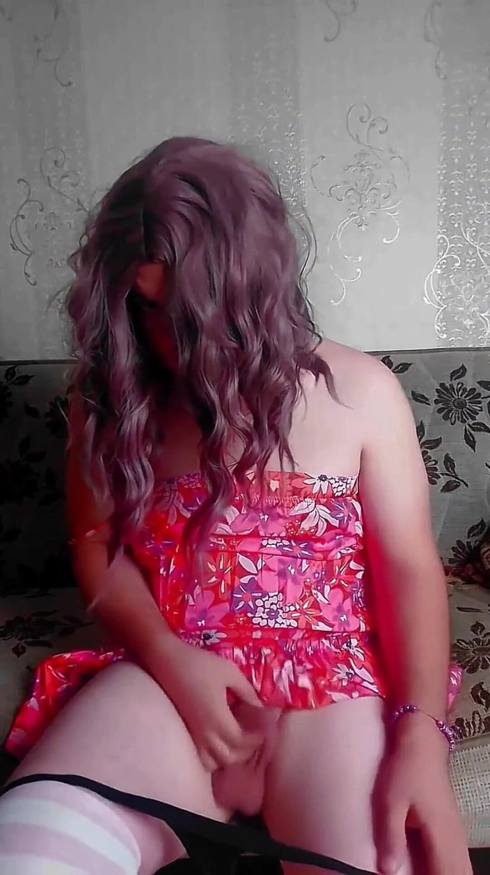 Kitty_Cross: Meu pau ladyboy fofo e pernas bonitas antes de gozar,...