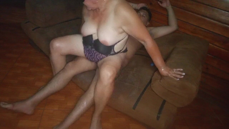 Sofixxx: Reverzní cowgirl bohaté šukání zralé nevlastní matky