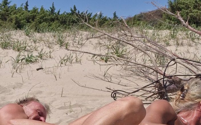 Gigi and David: Spiaggia nudista stripchat sex show gigindave shemale fidanzata incontro mobile