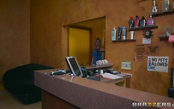 BRAZZERS: Brazzers - Tanning Salon Owner Cory Chase Gets Down to Satisfy...