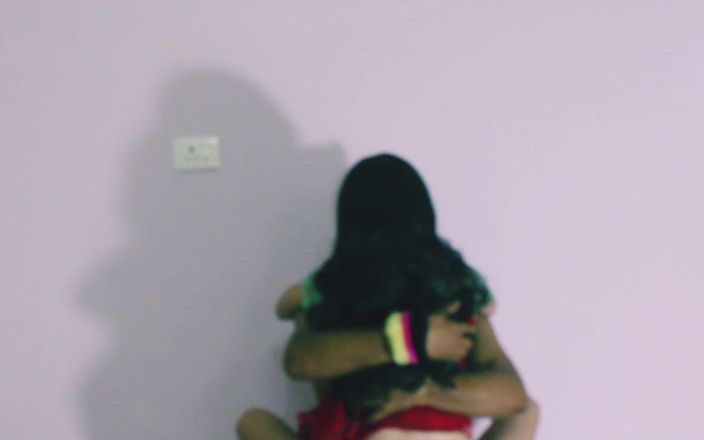 Bolly Karma: Ragazza calda sborrata in bocca