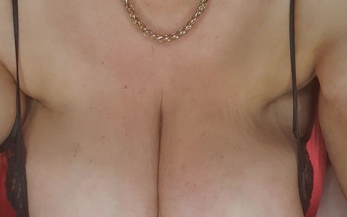 JJ Jewel BBW: Lolly lamiendo 36jj escupir en tetas
