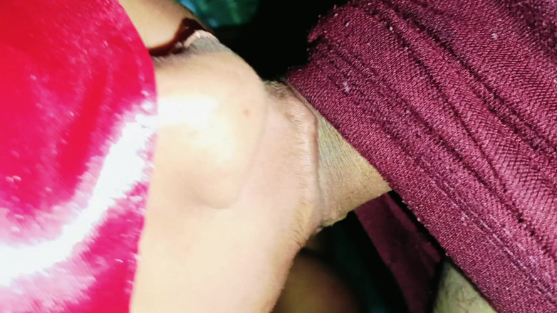 Sexy_girl_nehu: Indische bhabhi lutscht schwanz bis zum sperma im mund, hindi...