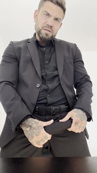 Bonito Leva Tatuagem De Terno