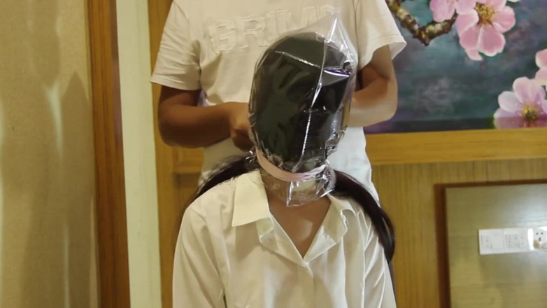 OrangeXXOO: Atemkontrolle im plastiktütensack