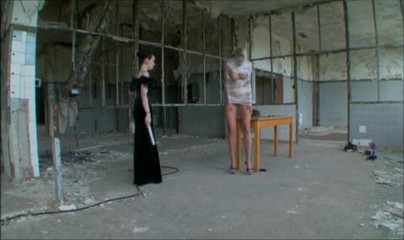 Absolute BDSM films - The original: レズビアン支配屋外
