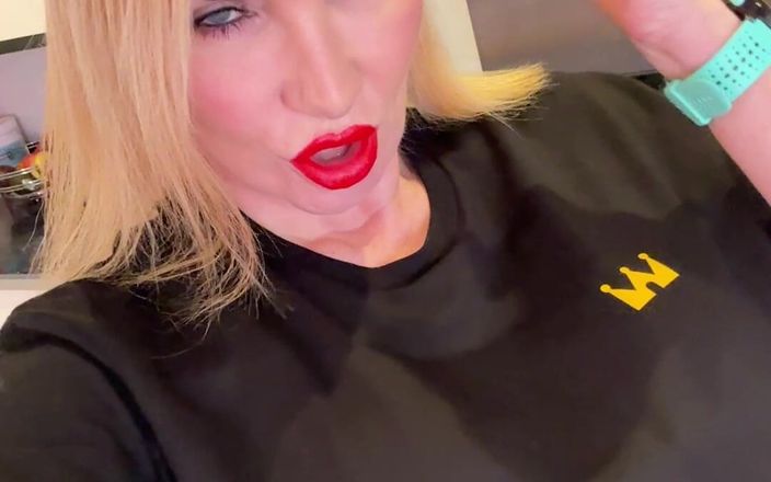 Sophie James: Merci Faphouse pour le t-shirt