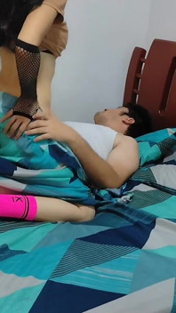 Vyhublá děvka ošukaná klientem, který ji miluje