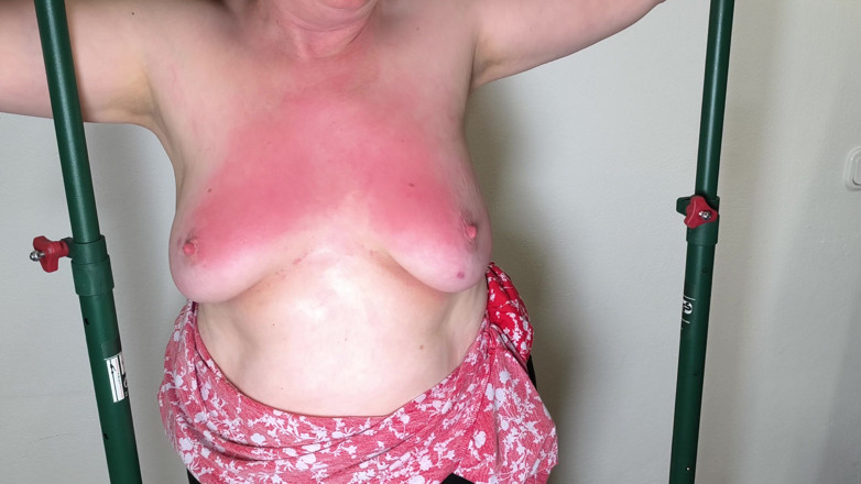 Bouncy Tits Action: Hurtful Tit Session for Christmas