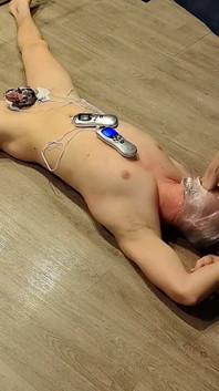 Elektrické Mučení Otrokova Penisu.