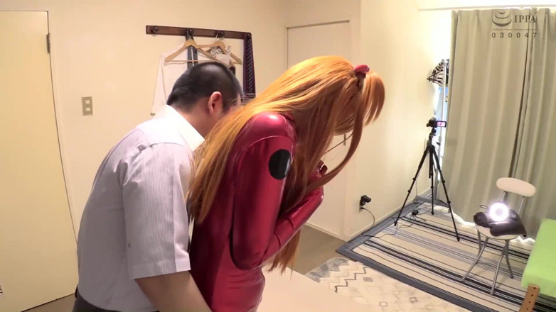 Raptor Inc: Cosplay starých manželek! Udělal jsem obyčejnou manželku v kostýmu Asuky...