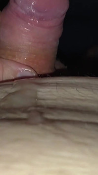 Spunk je ve vzduchu! Ranní masturbace v tělocvičně
