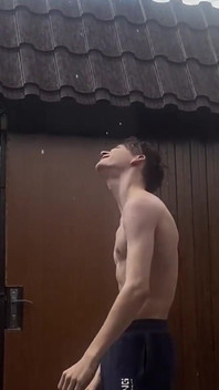 399581438682341376.mp4