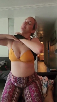 Amatorskie MILF ssie i pieprzy w Lakehouse!
