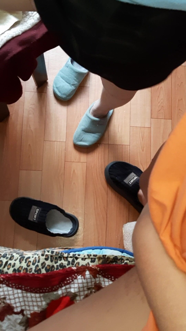 Lesbian-candys: Onder onze rokken brachten onze bekwame vingers ons tot orgasmes