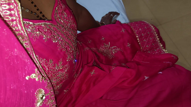 Hot poonam69: 義姉は義兄のものを取り、彼女のペニスにキスをしました