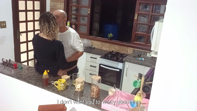 Victor SweetCoupleStories: 与热辣人妻不忠的妻子在酒吧的里