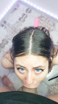 Whore Loves to Thick Cocks