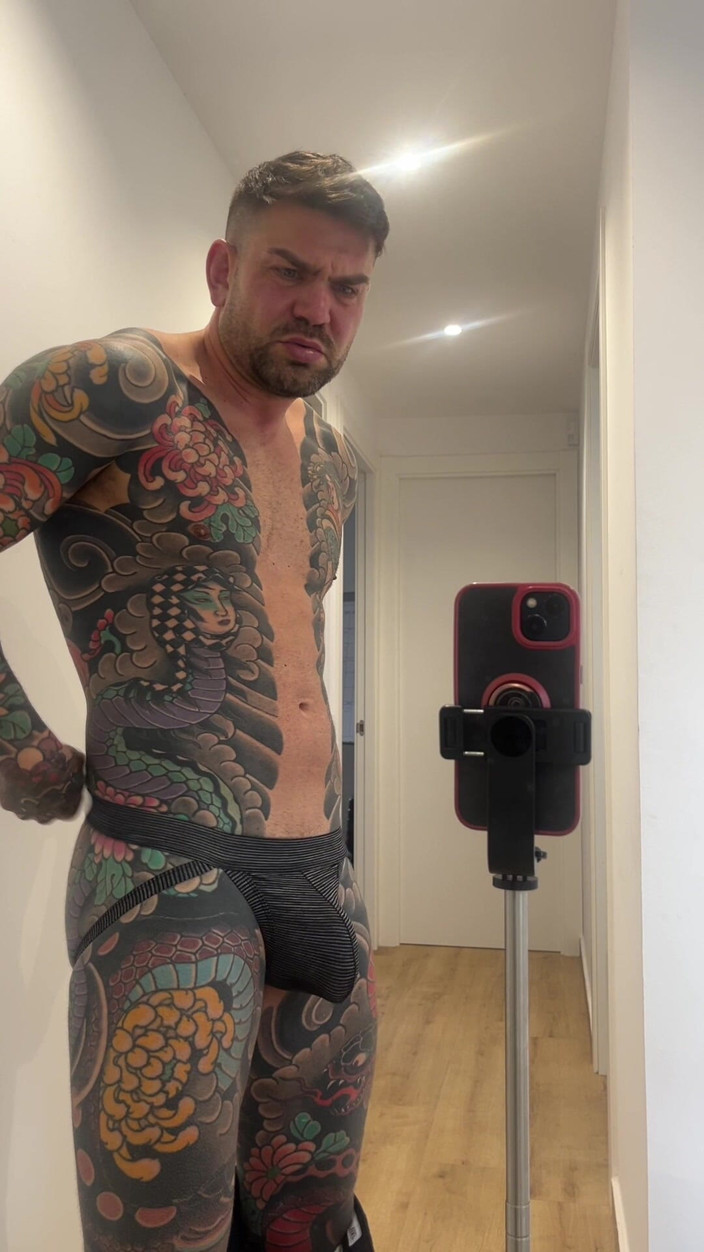 Juan Lucho Gay: Macho Iberico Se Masturba