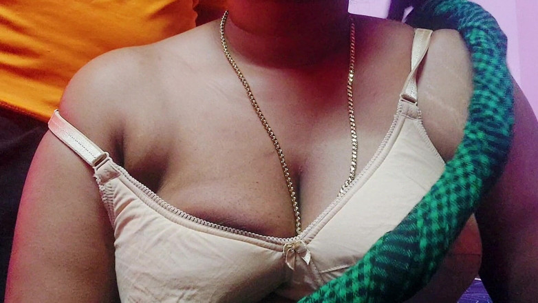 Desi Mohini: 의붓오빠와 섹스하는 인도 계모 Mohini