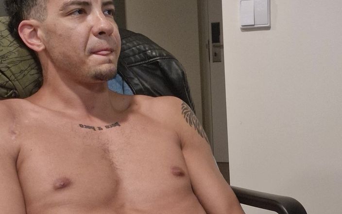 Fitguywithbigdick: Cummin Hard 13