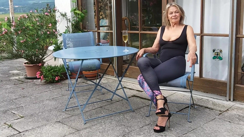 martinawest: Martina ute i ben