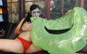 TLC 1992: Blåser upp grön poolleksak i snorkelmask