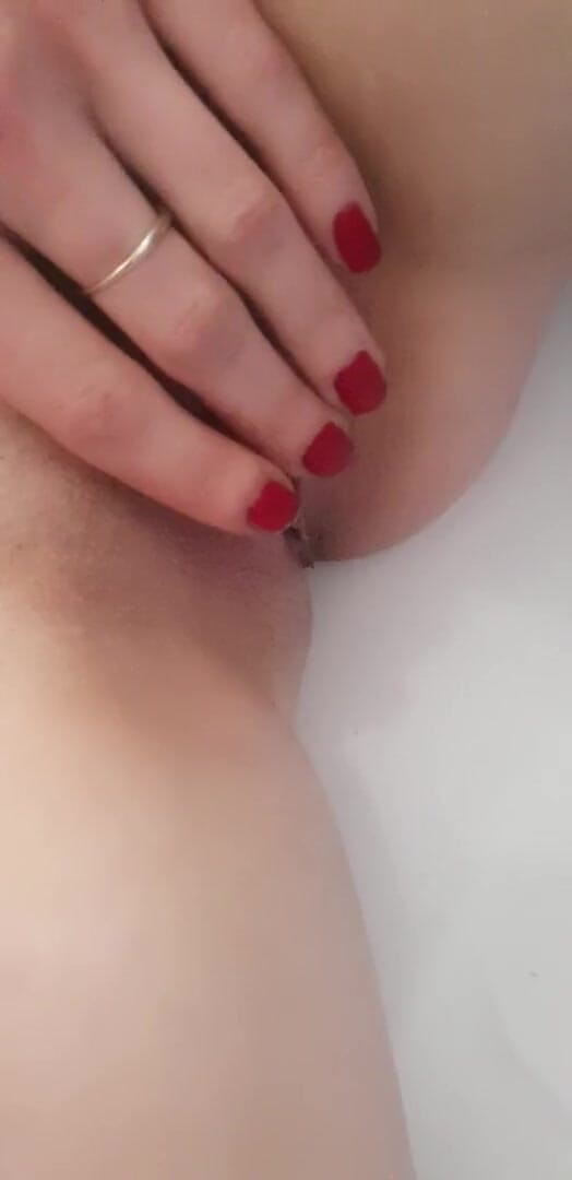 Wet and dirty: Jugando con el coño