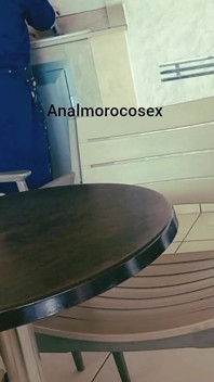 Um Limpador De Café Se Apaixonou Por Um Cliente... O Final Mudou Tudo