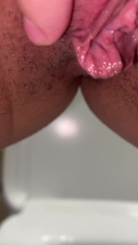 編纂！パッド付きのさまざまなパンティーで接写放尿!POV!