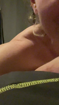 Hei, Grăsuțe! Pot Să-ți Fac Asta Și Cu Burta Ta Moale, Zveltă Și Sexy? Vă Rugăm Să Formați O Coadă Ordonată!
