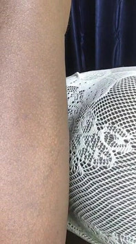 Slimthick piccola troia ebano ripiegata e scopata hardcore